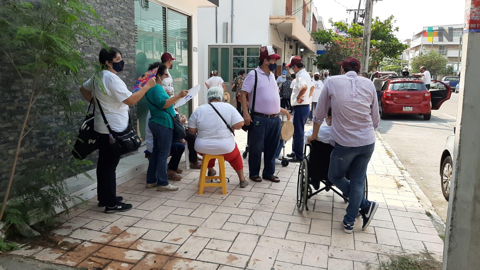 Por deficiente sistema médico, se manifestaron jubilados y pensionados del extinto Banrural