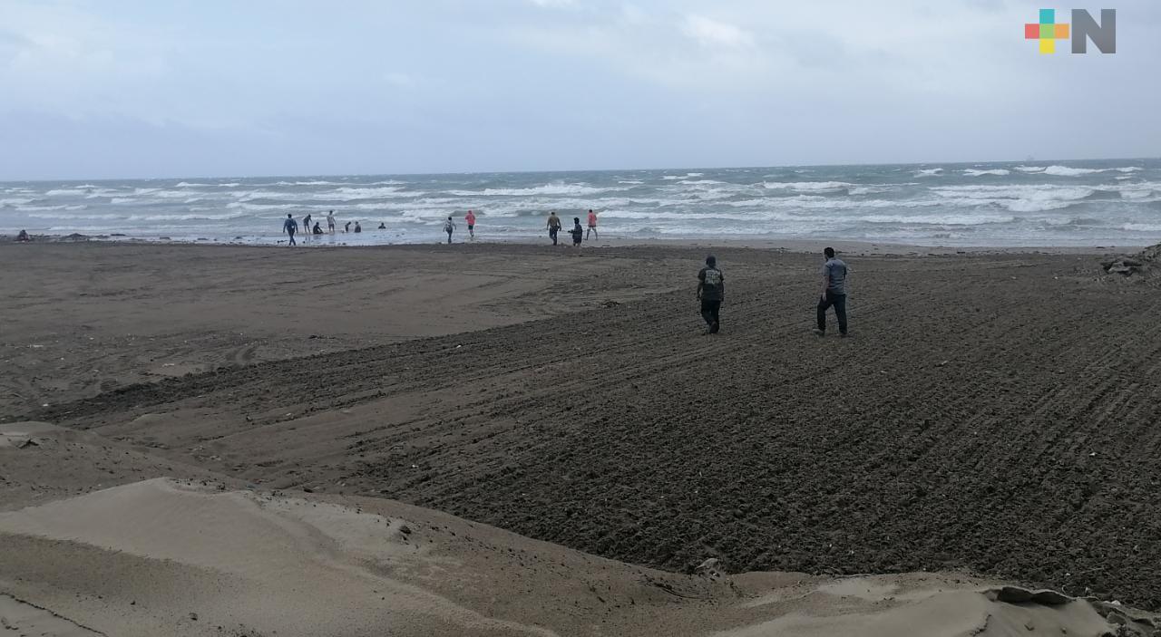 Pese a restricciones turistas ingresaron a playas de Coatza