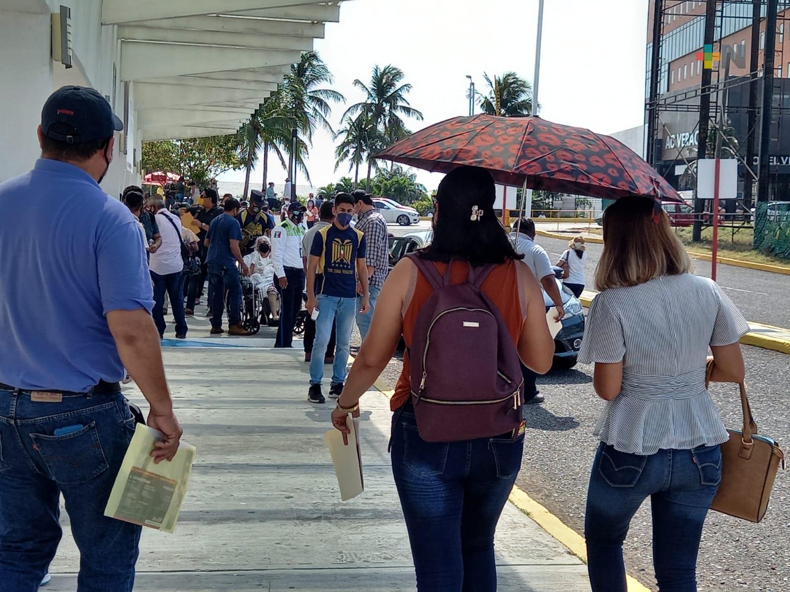 Continúa jornada de vacunación contra COVID-19 para docentes en Boca del Río