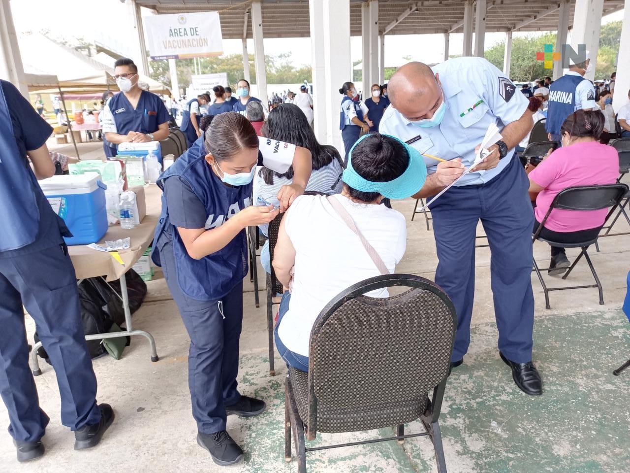 Inició vacunación de docentes en Coatzacoalcos