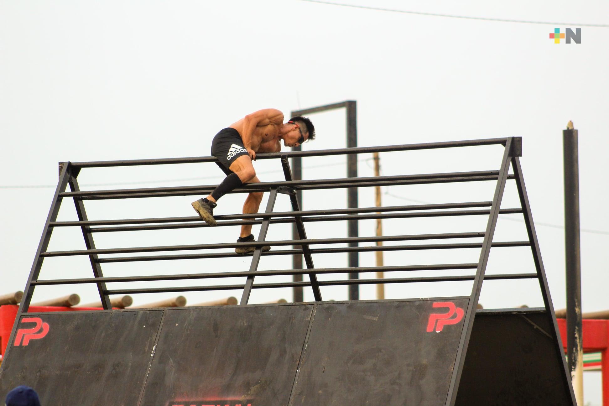 Marcos Arias y Jazmín Pizano ganaron la carrera con obstáculos «The Battle»