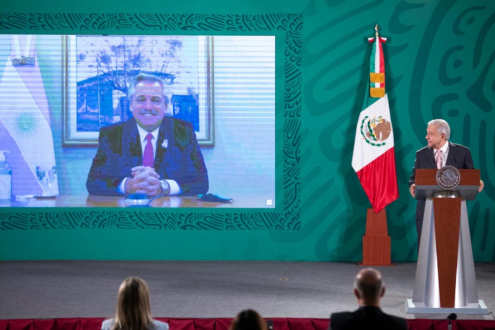 México y Argentina fortalecen cooperación para producir vacuna de AstraZeneca