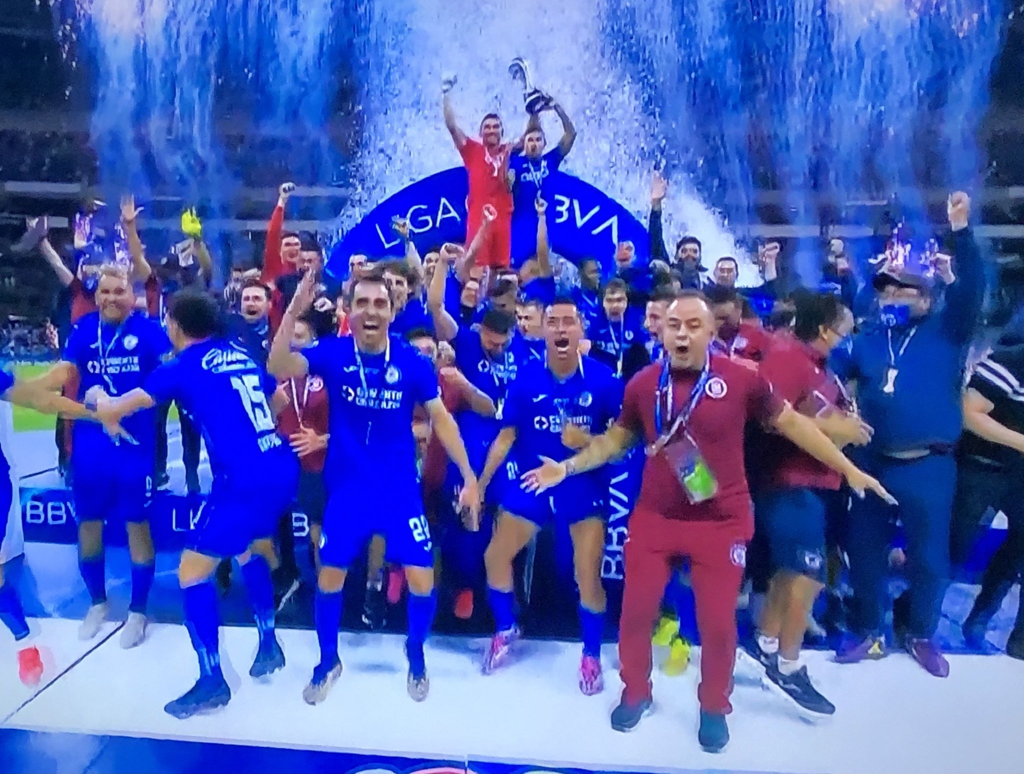 ¡Acabó la maldición! Cruz Azul es campeón del futbol mexicano