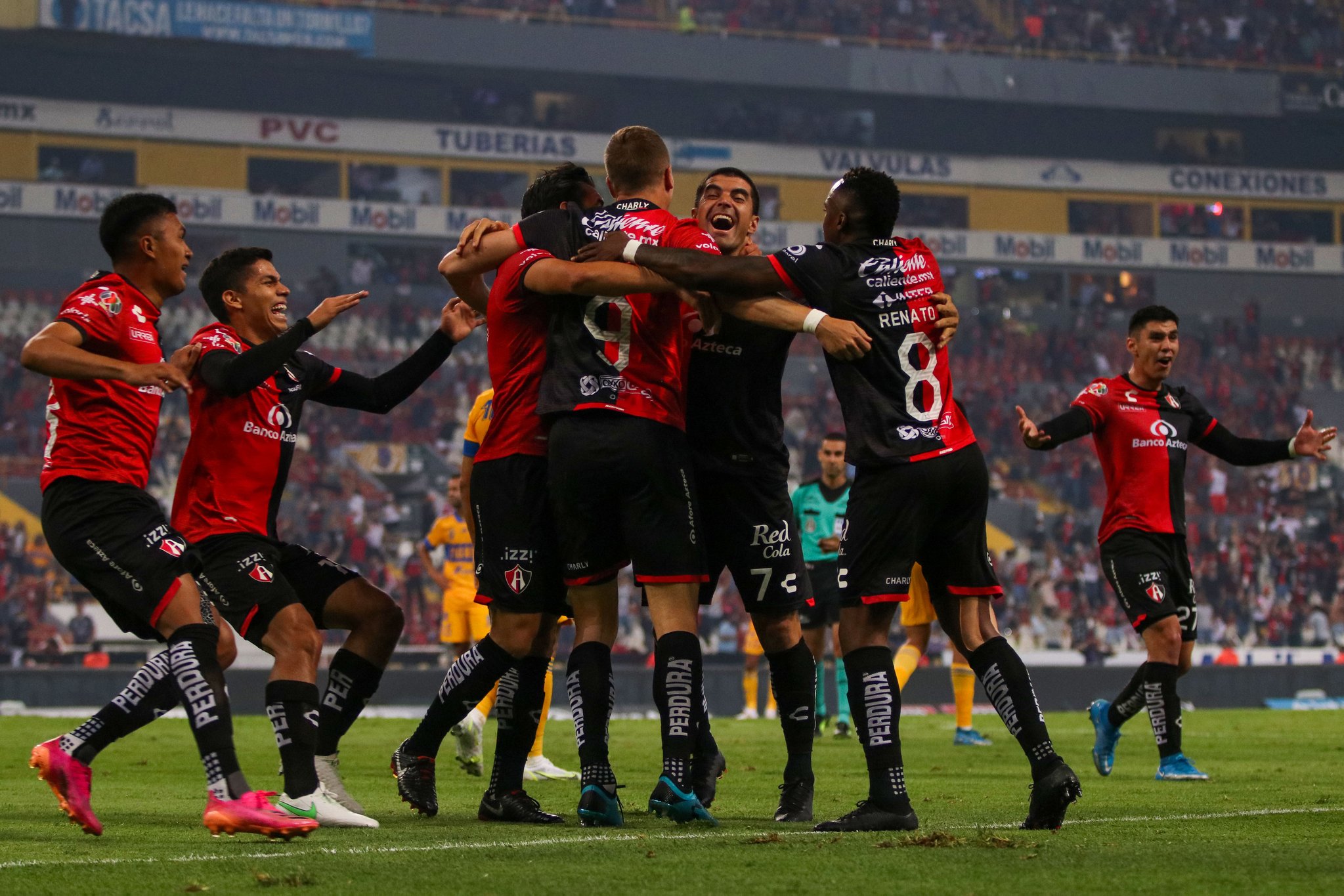 Triste adiós a la época del «Tuca» Ferreti en Tigres, Atlas los eliminó 1-0