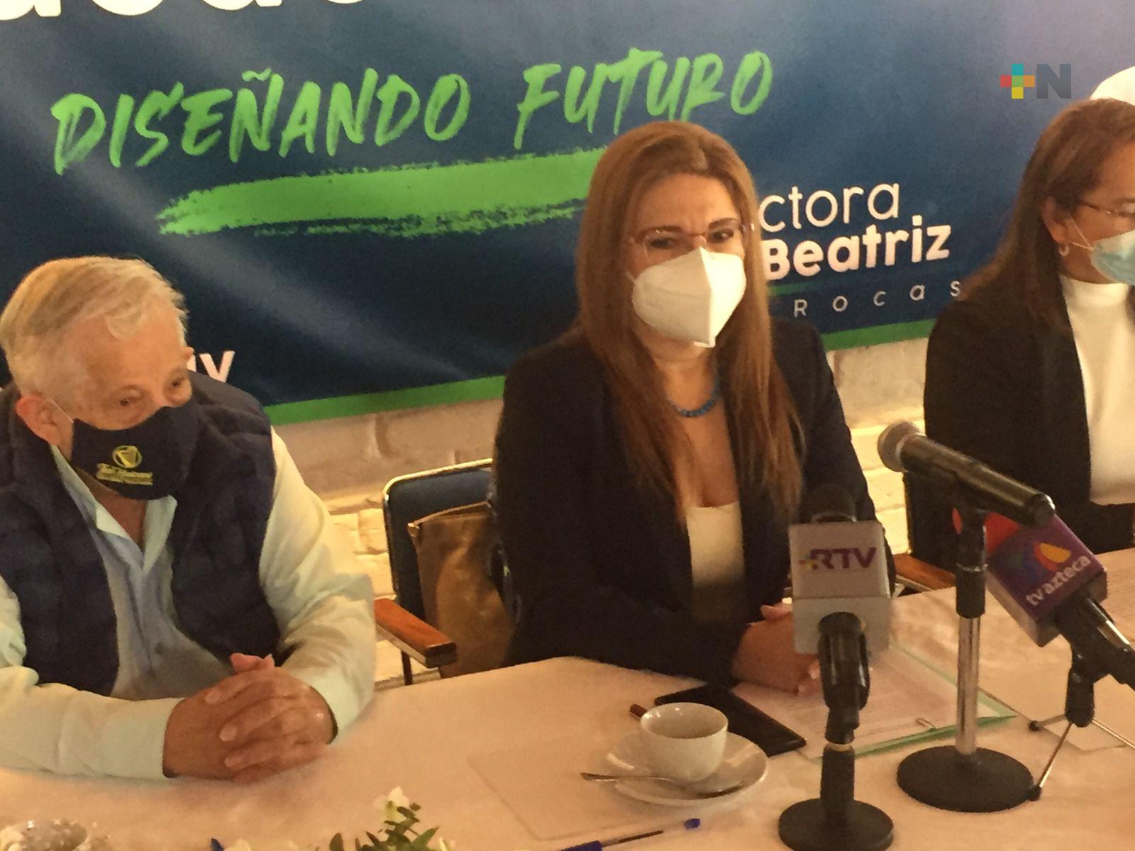 Ana Beatriz Lira Rocas se presentó como aspirante a la rectoría de la Universidad Veracruzana