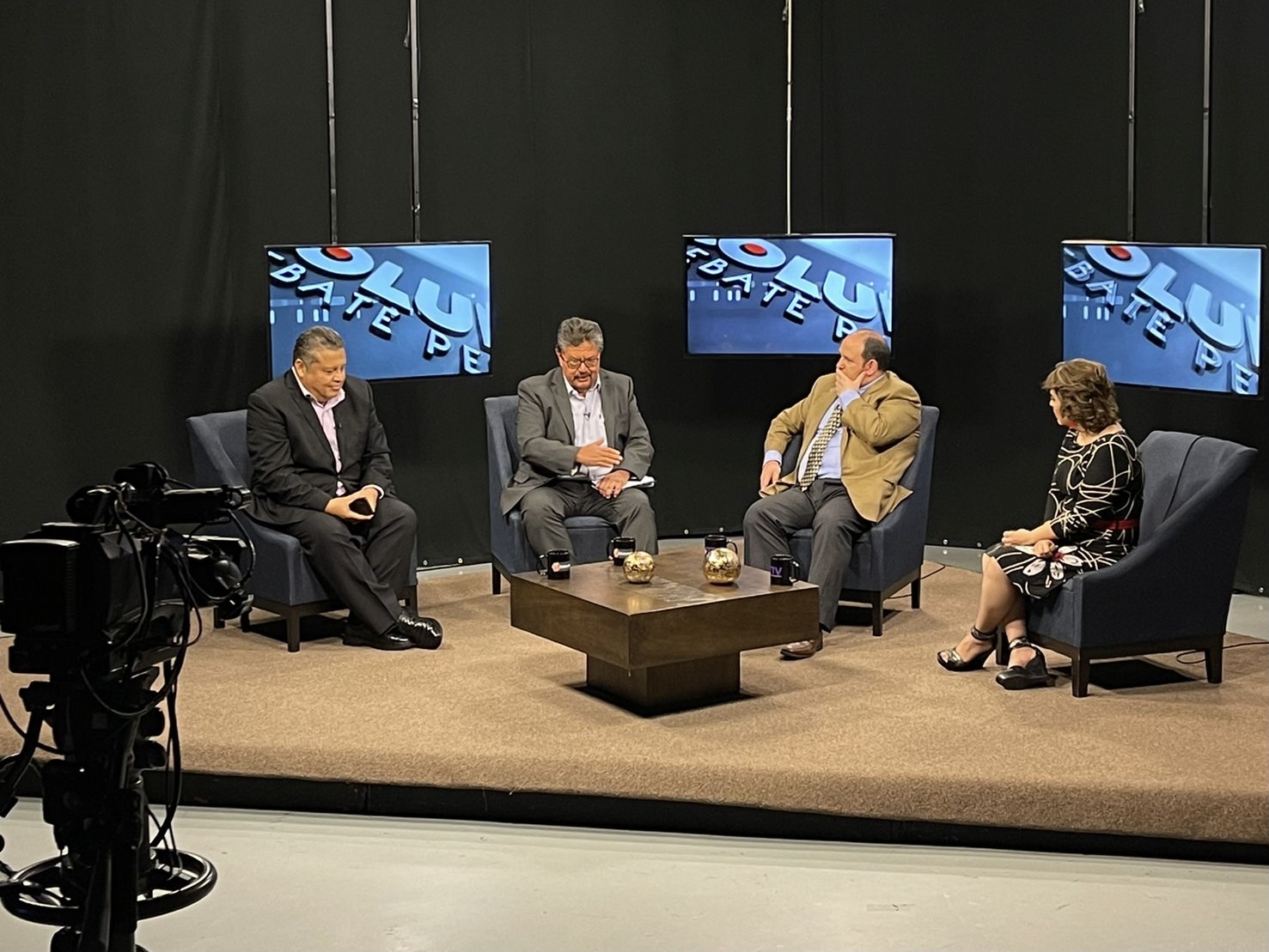 Redes sociales vitales para los candidatos; la gente se informa cada vez menos en la prensa escrita: Claudio Castro