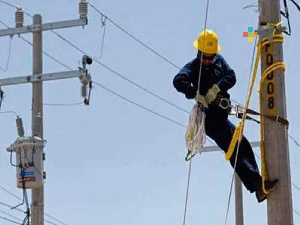 Restablecido al 100% servicio de energía en Oaxaca y Veracruz