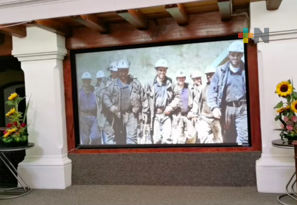 El Colegio de Veracruz expuso el tema “La clase obrera en México”