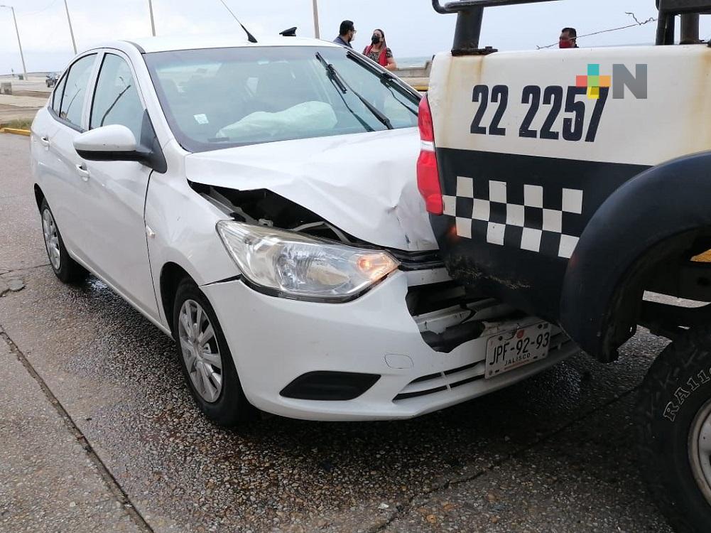 Choque por alcance, dejó dos mujeres lesionadas en Coatzacoalcos