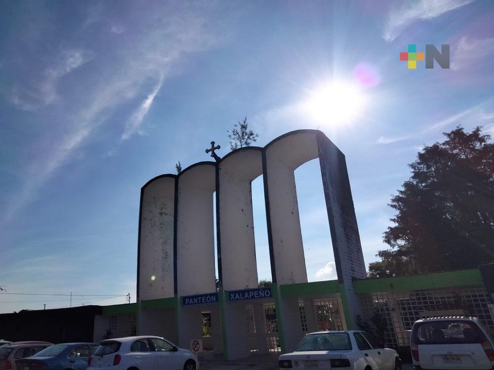 Con protocolos de sanidad, panteones de Xalapa permanecerán abiertos el Día del Padre