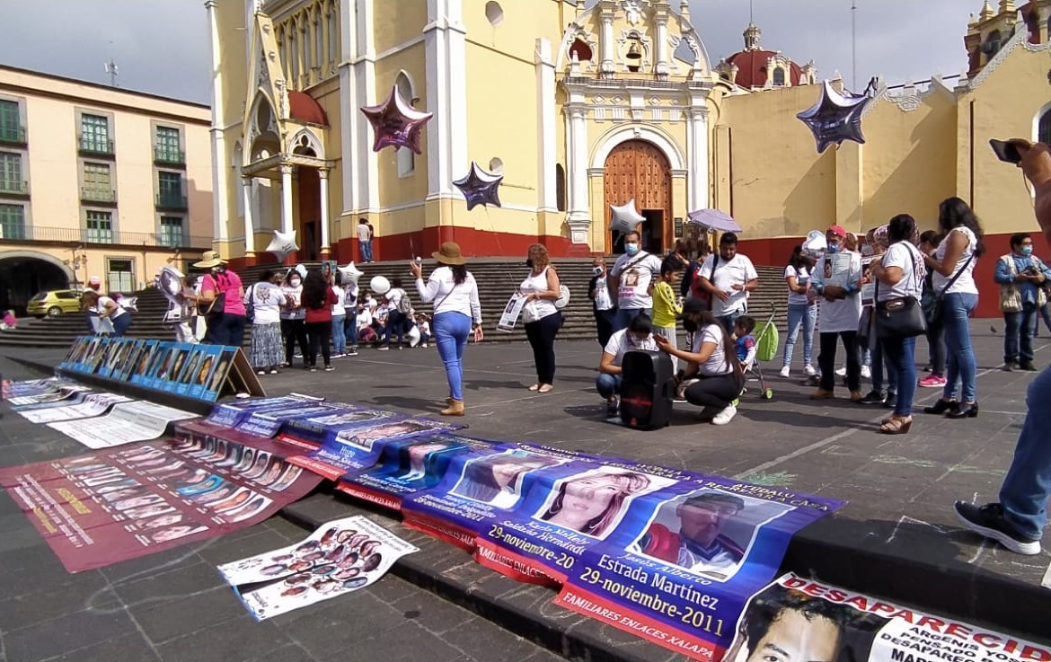Colectivos de búsqueda en Xalapa marchan y piden esclarecer desapariciones de sus hijos