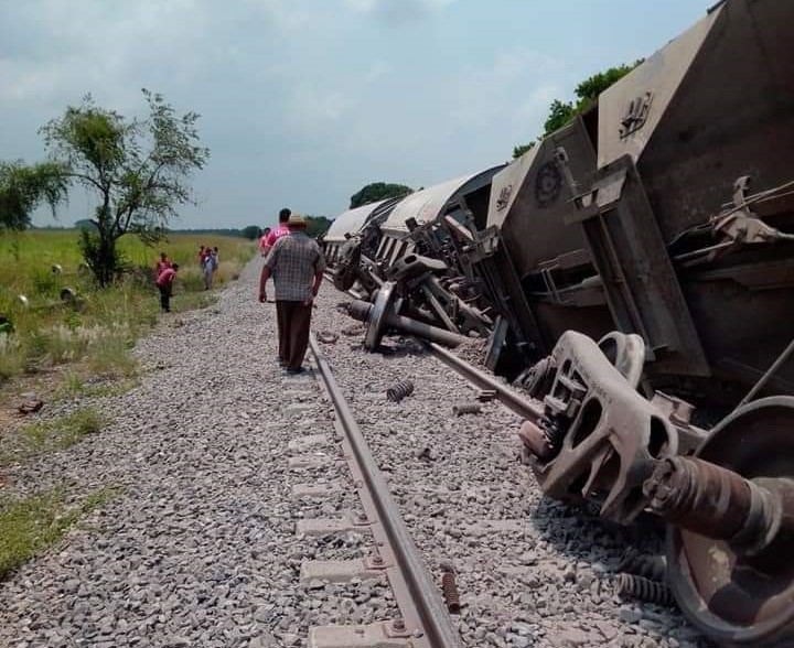 Descarriló el tren «La Bestia» en el municipio de Tres Valles