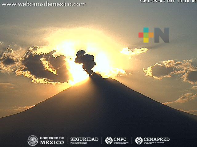 Recomiendan no acercarse al Popocatépetl por emisión de gases y cenizas