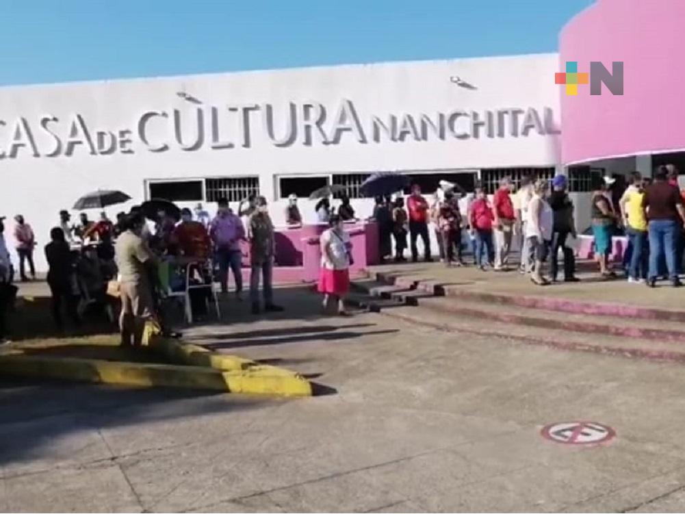 En Nanchital y Moloacán aplican segunda dosis de vacuna anticovid para adultos mayores