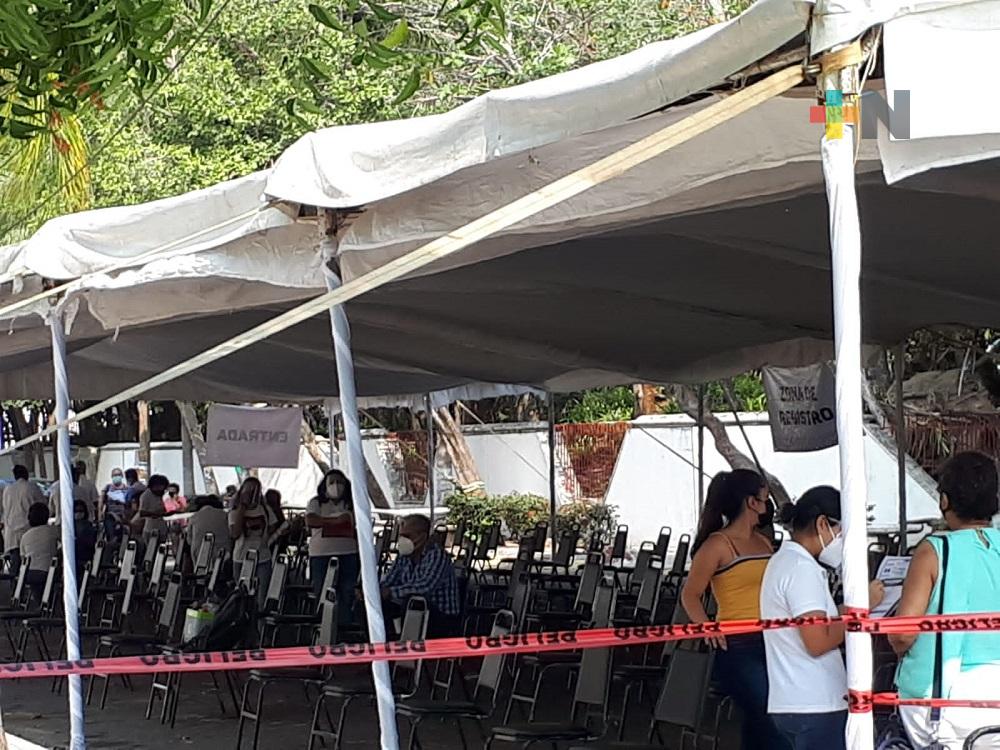 Se registra baja afluencia de mujeres embarazadas para aplicarse vacuna anticovid, en Veracruz