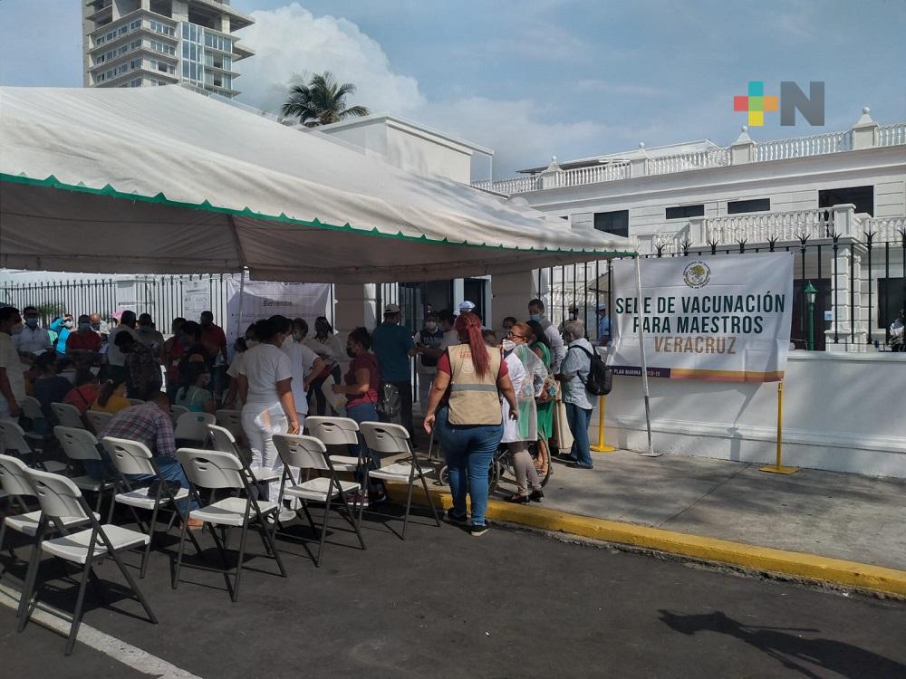 En municipio de Veracruz, dio inicio aplicación de segunda dosis de vacuna anticovid para docentes