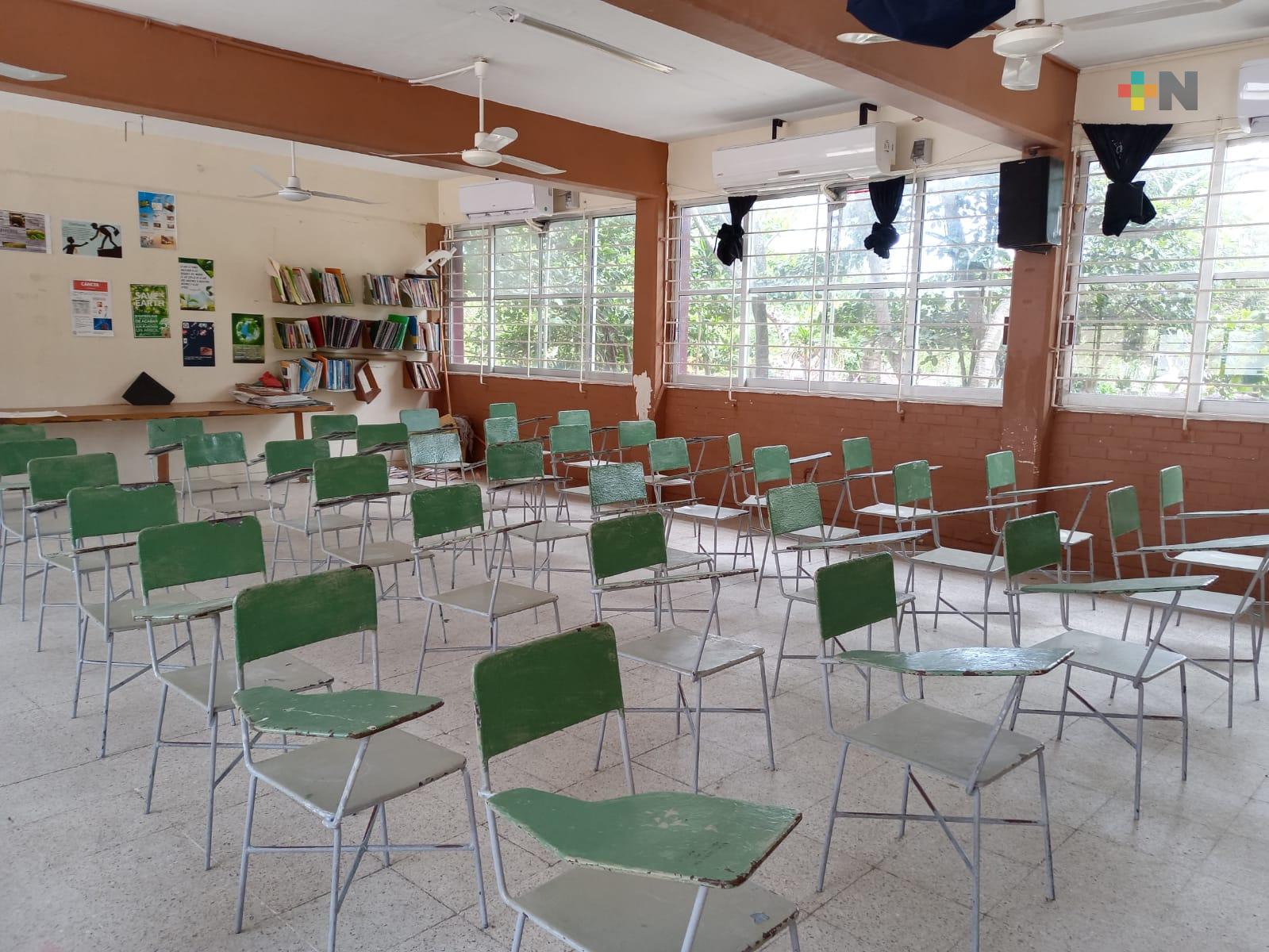 Escuelas de Coatzacoalcos requieren mantenimiento e insumos sanitarios para regreso a clases presenciales