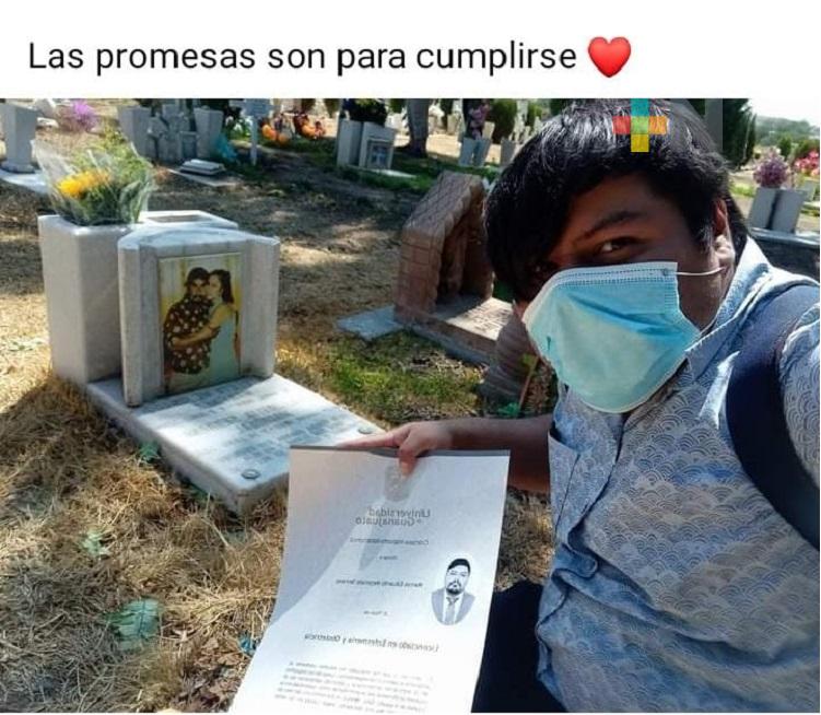 «Las promesas son para cumplirse», escribió joven que regresó a Coatzacoalcos con título en mano