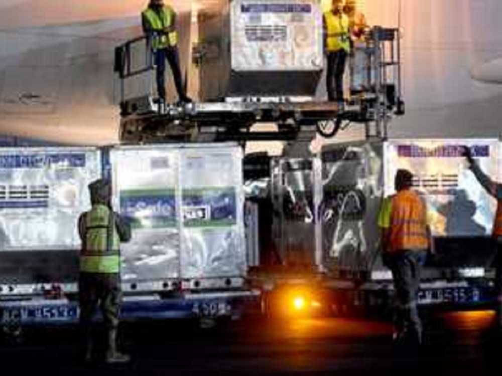 Llegó a México nuevo embarque de Astra Zeneca con más de 2 millones de vacunas envasadas