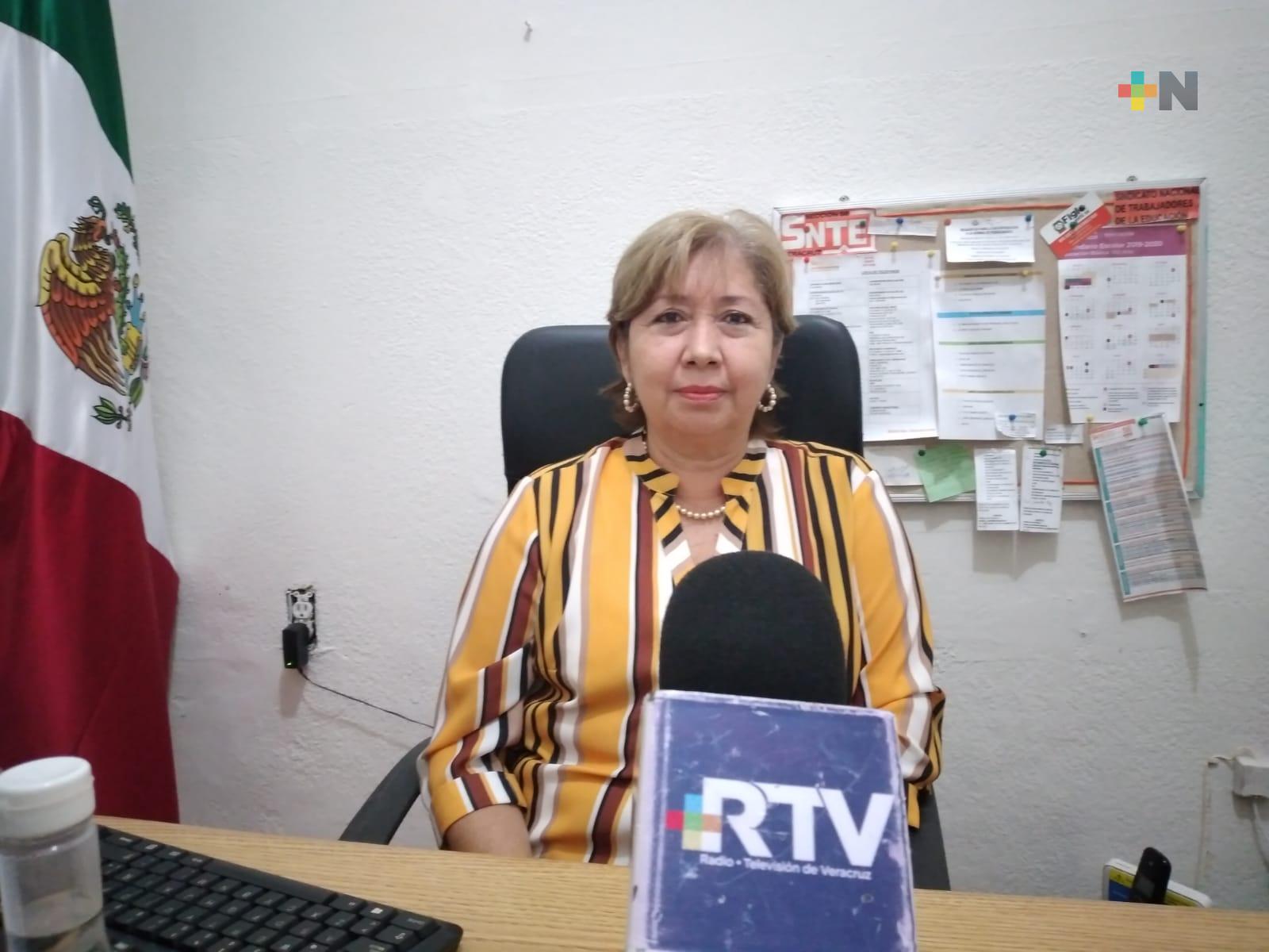 Martha, maestra veracruzana ha dedicado más de cuatro décadas a la enseñanza