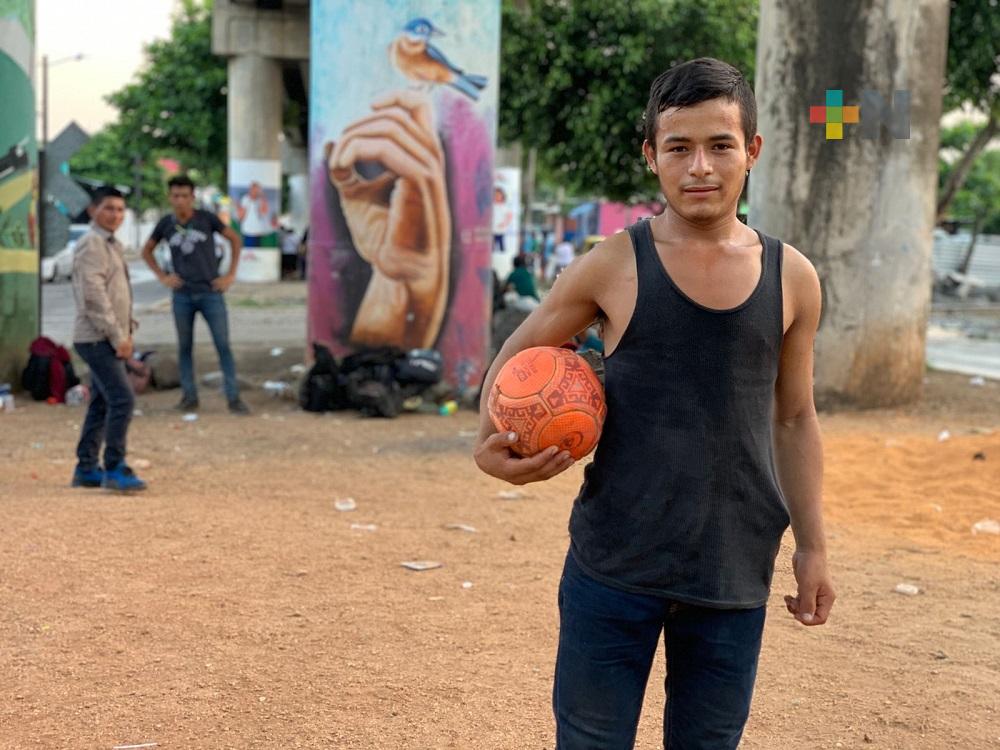 Migrante hondureño sueña con conocer a Lionel Messi