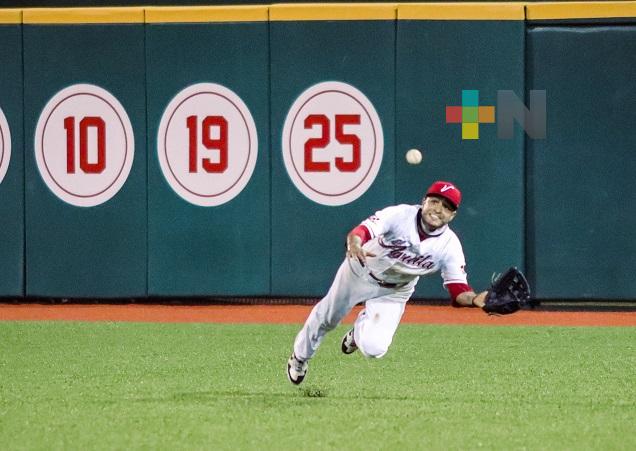 El Águila venció a los Pericos, la serie se queda en casa