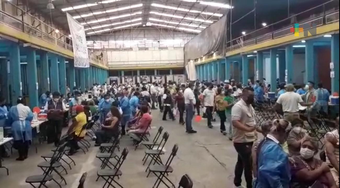 Inicia vacunación contra COVID a personas de 50 a 59 años en Orizaba