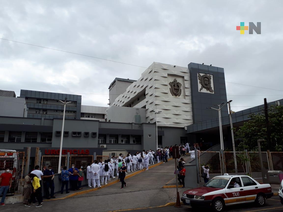 Vacunan a todos los trabajadores del sector Salud del puerto de Veracruz y municipio aledaños