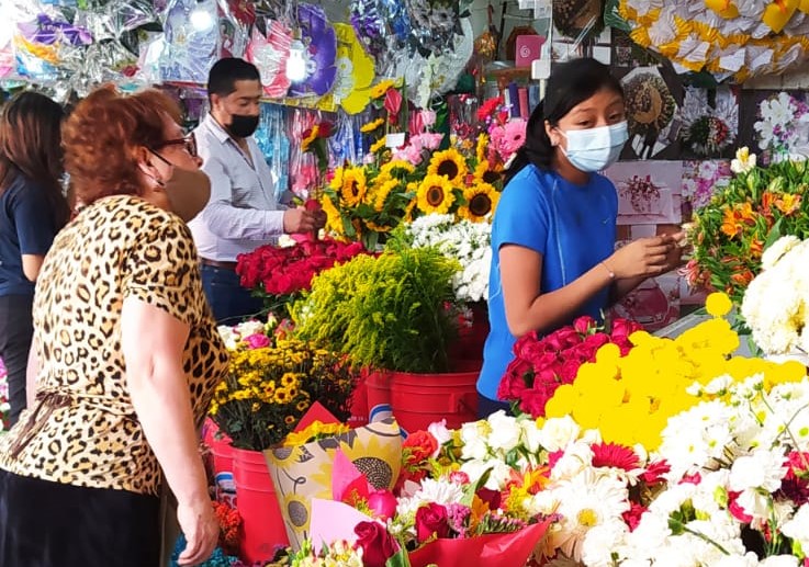 Día de Muertos reactivó la venta de flores