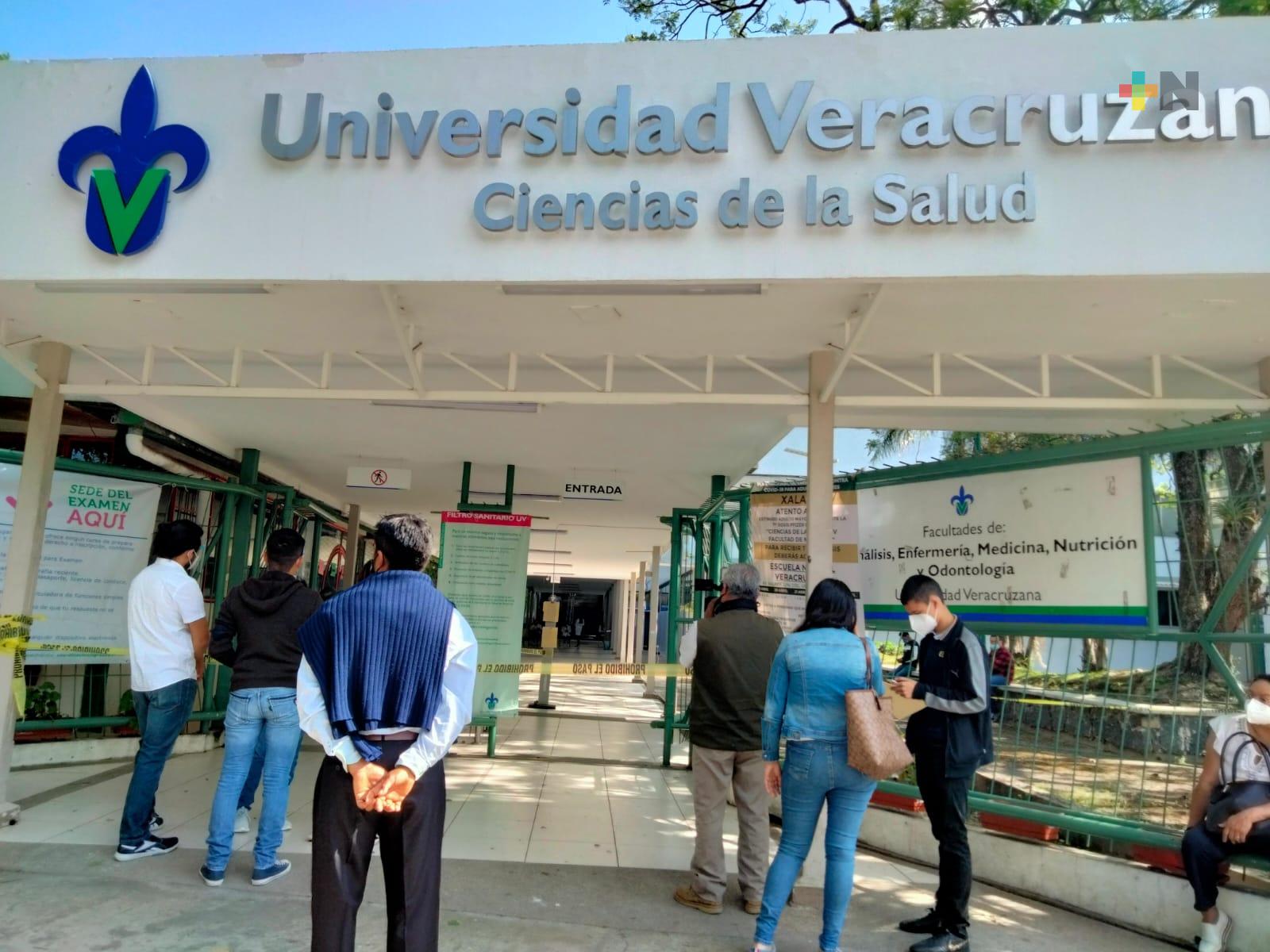 Aspirantes a ingresar a la UV prefirieron examen presencial