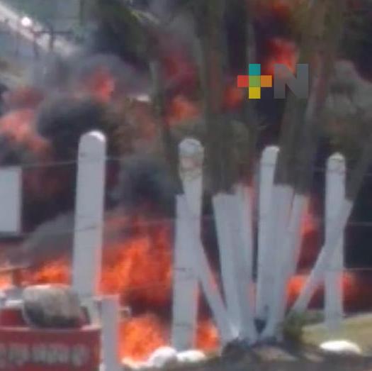 Se incendió pipa en la carretera Veracruz-Cardel