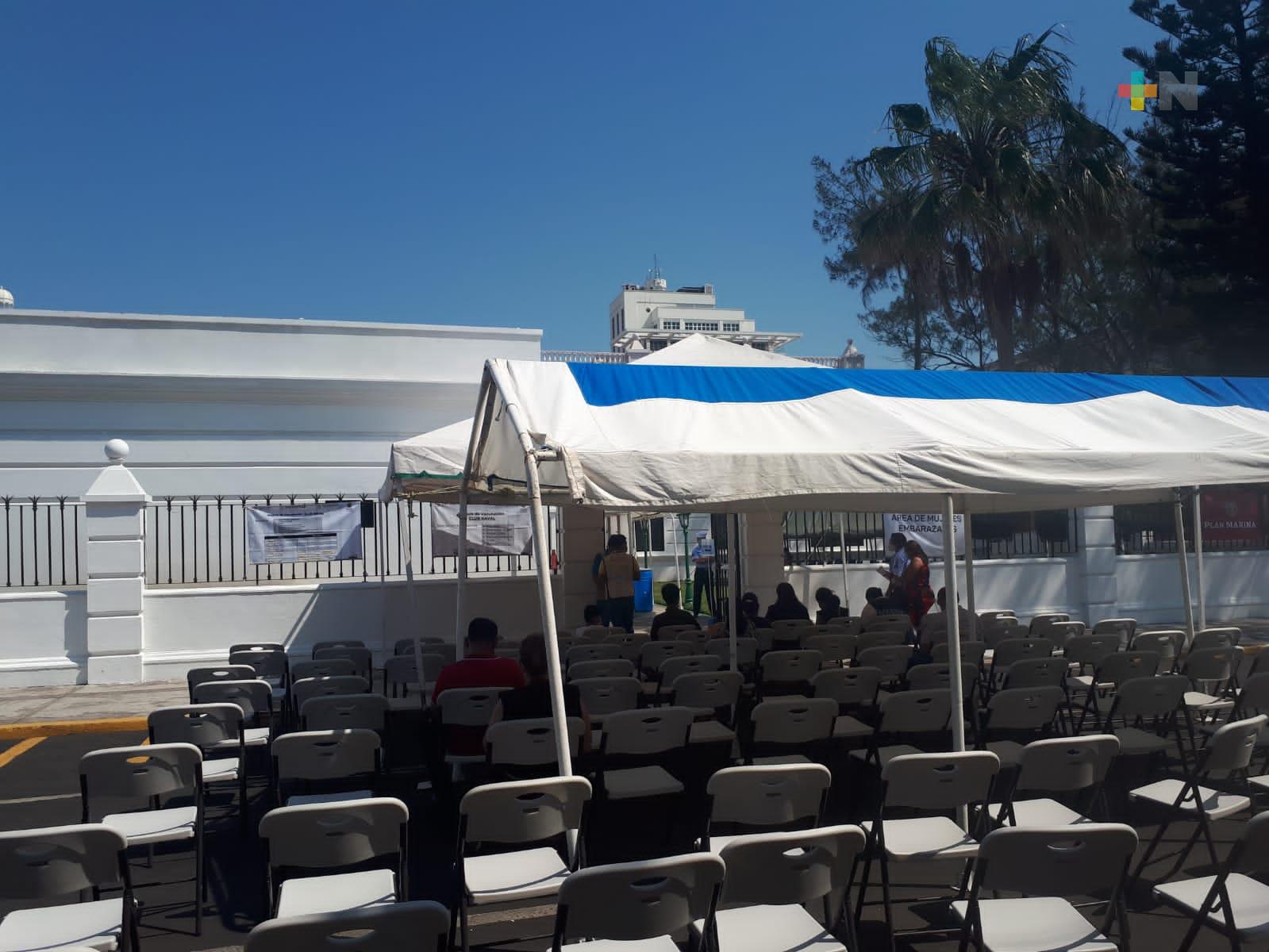 En algunos módulos de vacunación contra COVID-19,  afluencia de personas ha disminuido en puerto de Veracruz