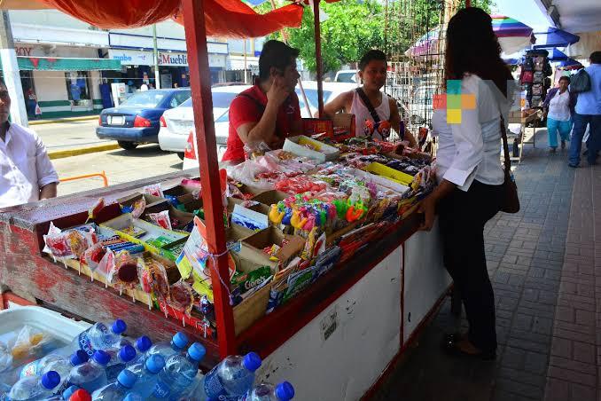 Sin decesos por COVID-19 de vendedores de dulces en puestos ambulantes de Coatzacoalcos