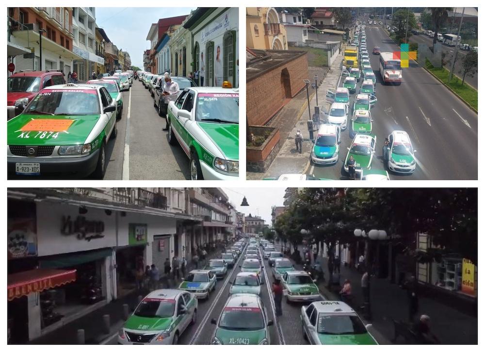 En respaldo a reforma a Ley de Tránsito, taxistas realizan caravana en Xalapa