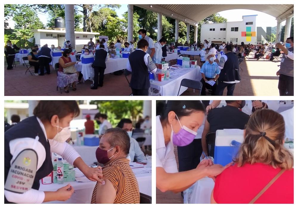 En orden vacunación en la macrosede de Banderilla