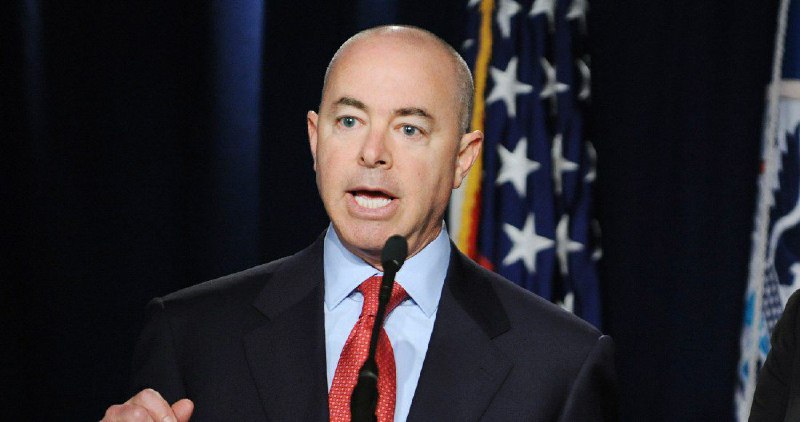 El secretario de Seguridad Nacional de Estados Unidos arribó a México; podrían abrir la frontera