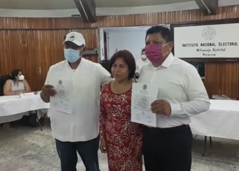Candidatos a diputados federales de Papantla y Poza Rica recibieron constancia de mayoría