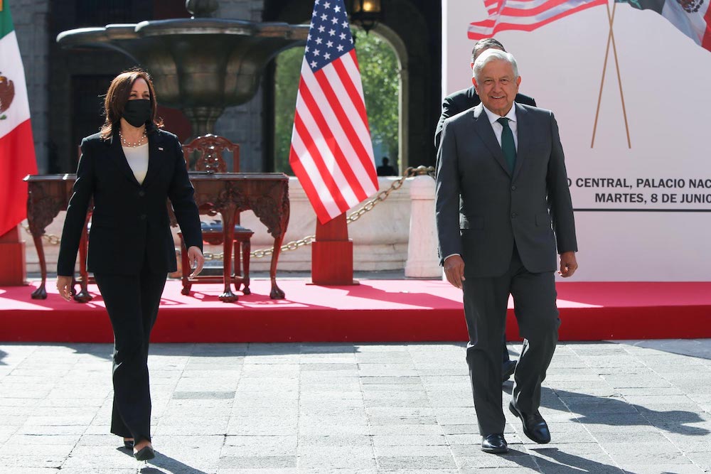 Presidente dialoga sobre migración con vicepresidenta de Estados Unidos, Kamala Harris