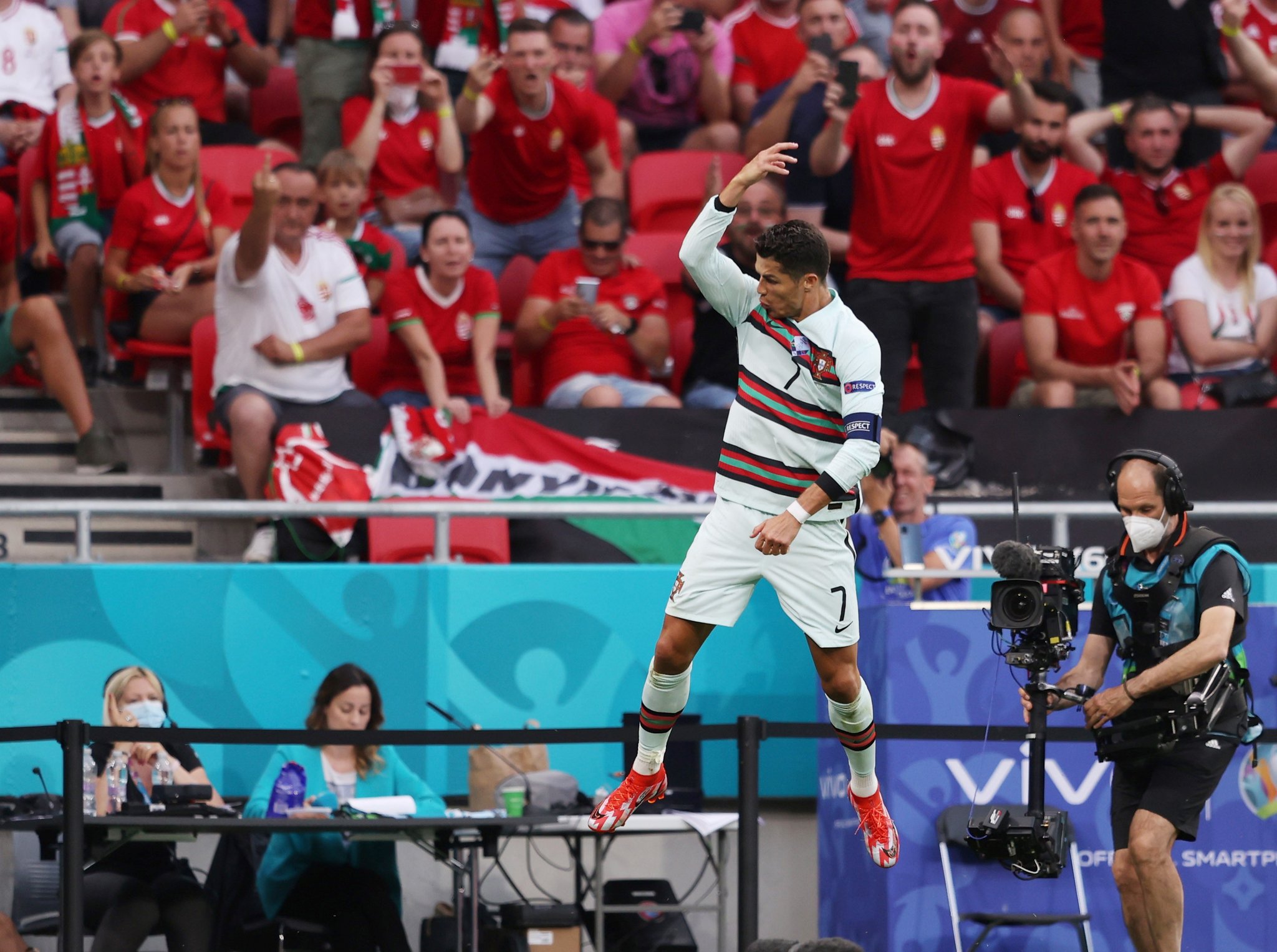 Rompiendo récords, Cristiano Ronaldo llevó al triunfo a Portugal; 3-0 sobre Hungría
