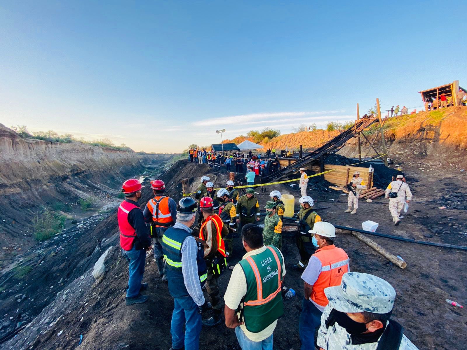 Ya van tres cuerpos recuperados tras colapso de una mina en Múzquiz, Coahuila
