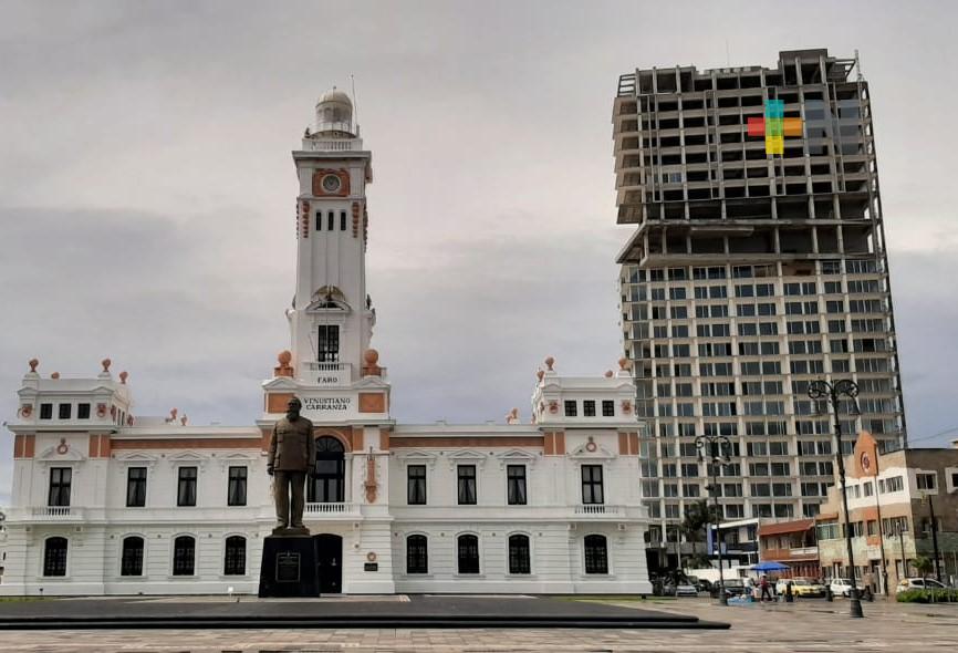Gobierno estatal creó comité para analizar construcción de torre en el puerto de Veracruz
