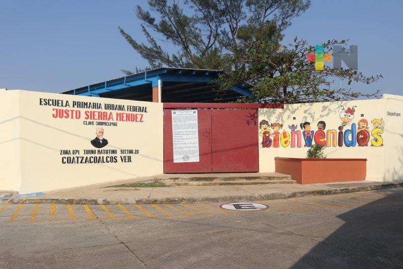 Padres de familia piden cuota escolar en Coatzacoalcos