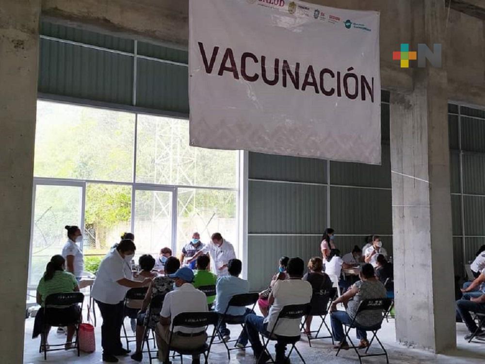 Inició vacunación contra COVID-19 para personas de 50 a 59 años en municipio de Tezonapa