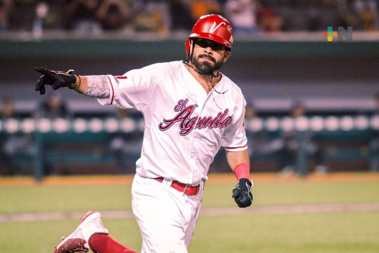 Grand Slam de Maxwell León en el triunfo de El Águila sobre Oaxaca