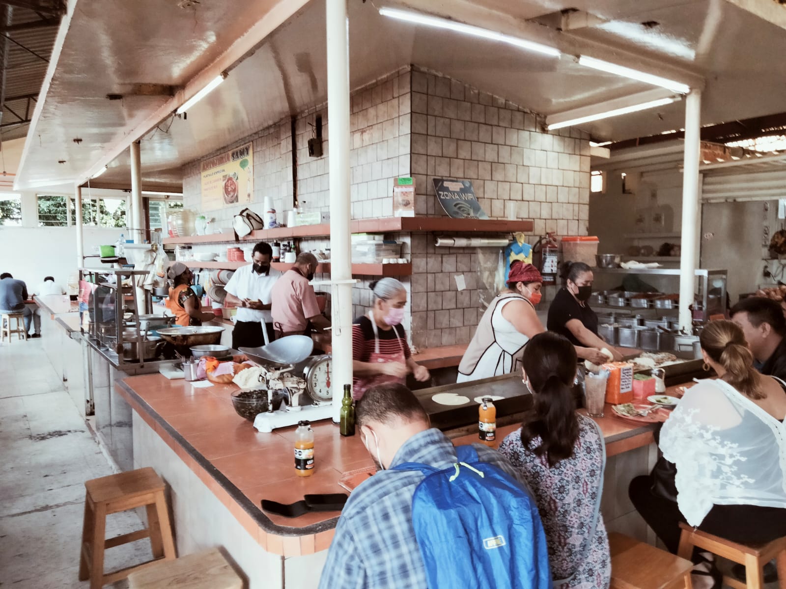 Locatarios del Mercado La Rotonda, piden a las autoridades inicien con rehabilitación del inmueble