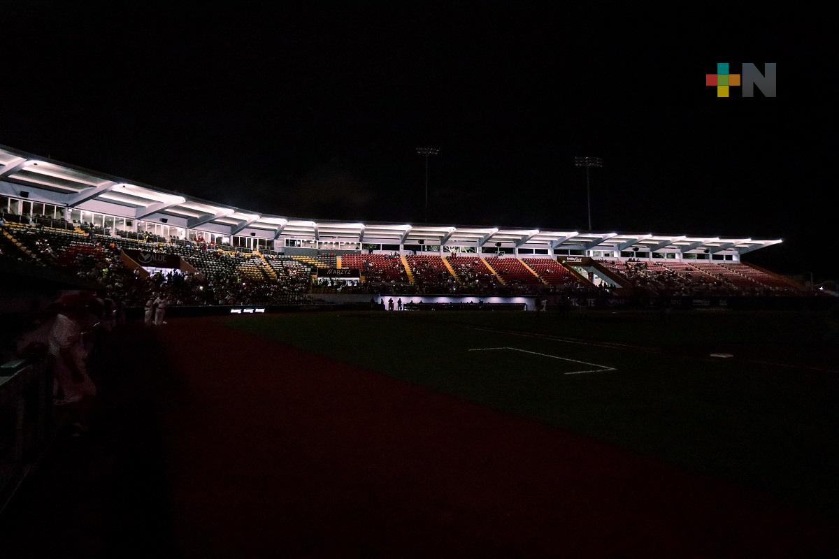 Tercer juego entre el Águila y Oaxaca, suspendido por apagón