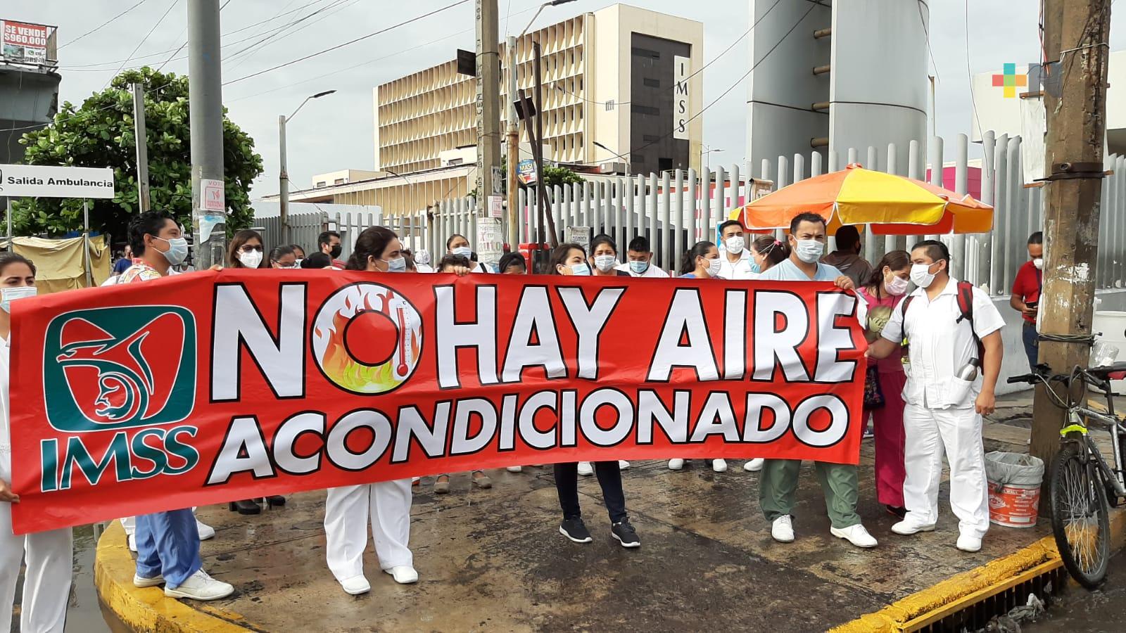 Se manifiestan en IMSS de la ciudad de Veracruz; no funciona aire acondicionado
