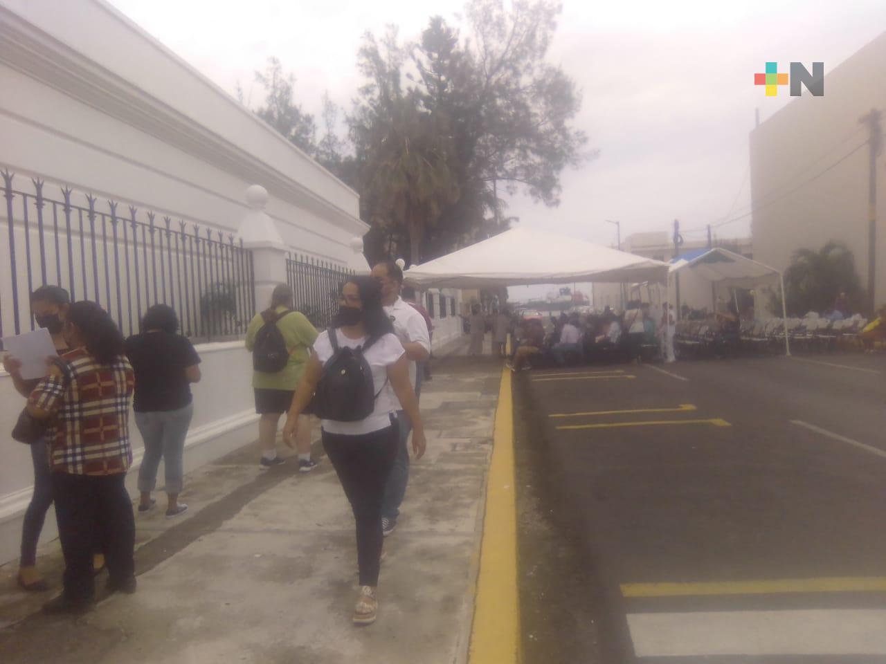 Rápida atención y buena organización en vacunación contra COVID-19 en puerto de Veracruz
