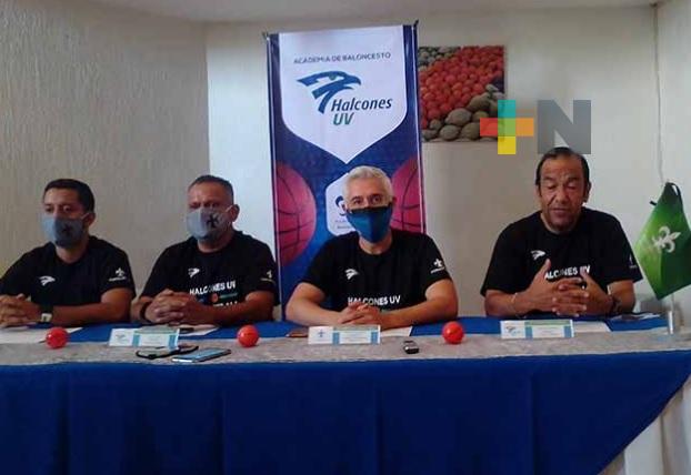 Se fortalece la Academia de Basquetbol Halcones UV