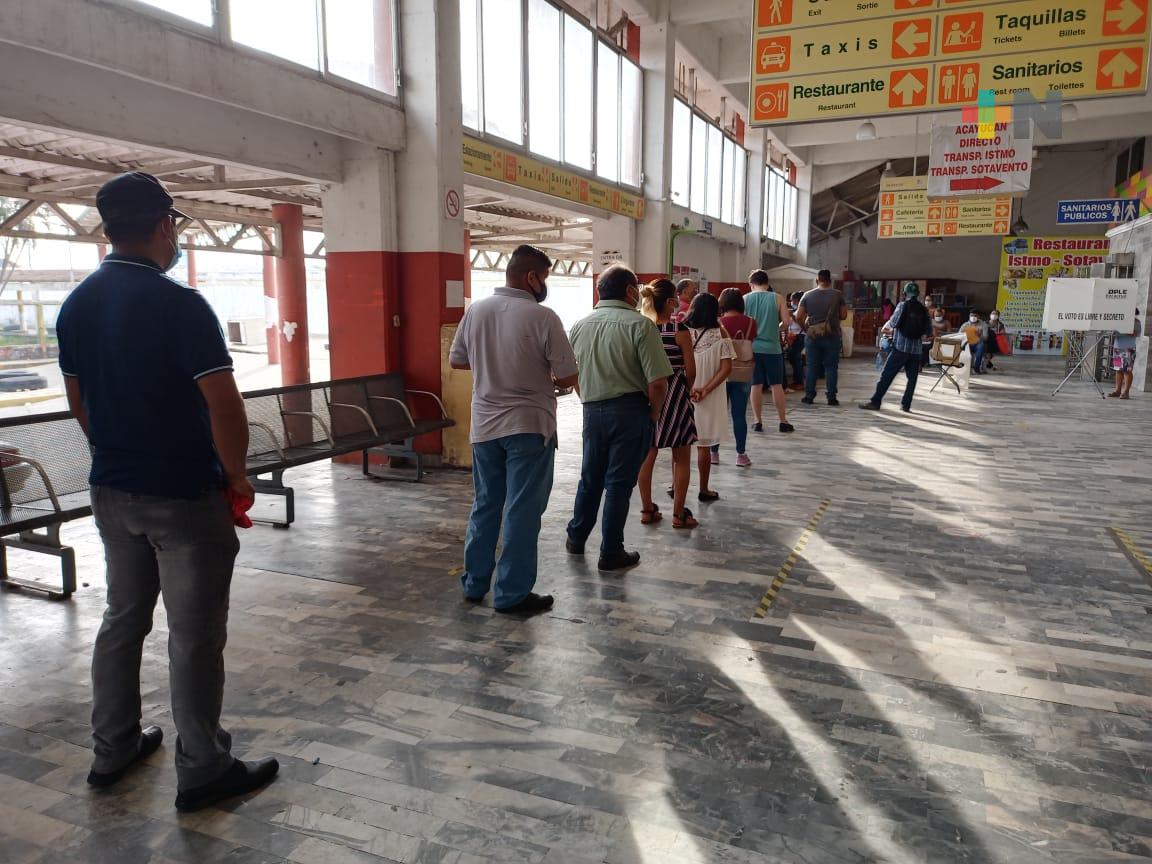 Inicia sesión permanente el INE en Coatzacoalcos; mucha afluencia en casillas especiales